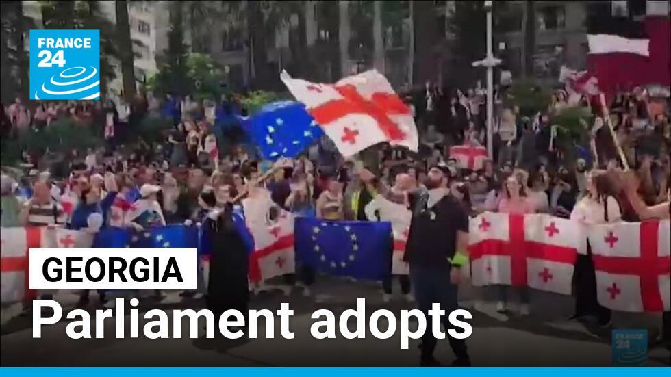 Tens of thousands of proEU supporters rally in ahead of key vote